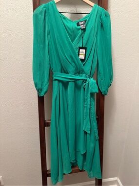DKNY Balloon-Sleeve Faux-Wrap Chiffon Dress NWT Size 14 - Apple Green